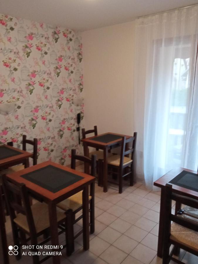 07 50 Hotel 44 Du 39 22 Tilleul Corps Dış mekan fotoğraf